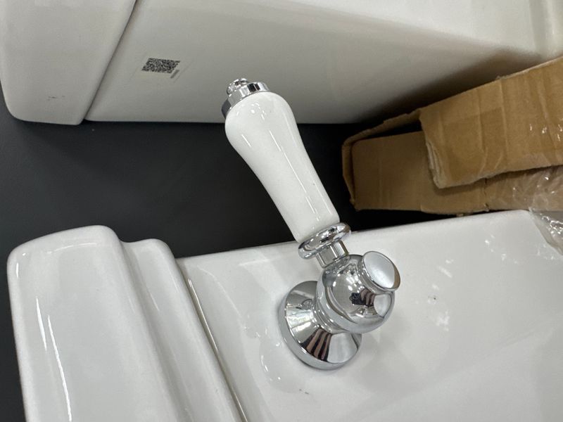 JAQUAR Компакт QUEENS гор выпуск + дюропластиковое cидение Soft Close QNS-WHT-7201+QNS-WHT-7751P 187905 фото